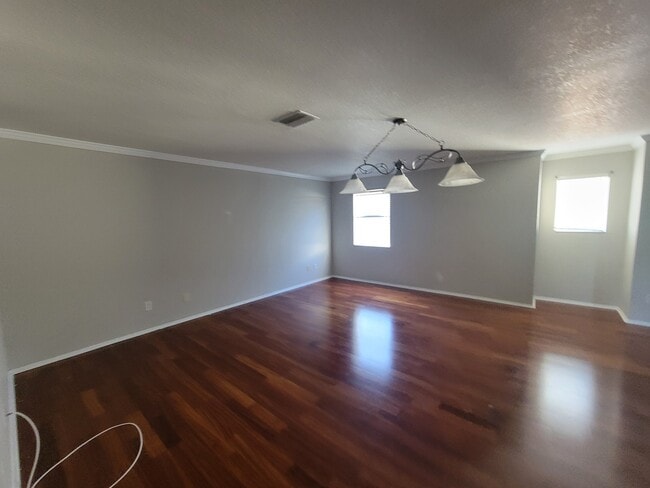 Building Photo - Sonnet Glen