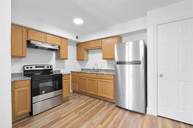 Building Photo - 2217 Mission Hill Dr