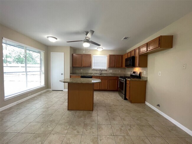 Building Photo - 3611 Shadow Trail