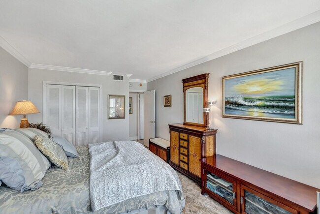 Building Photo - 2100 S Ocean Dr