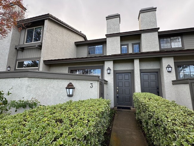 Primary Photo - Spacious 2Bd/2Ba Condo w/Bonus Office, Garage and A/C!