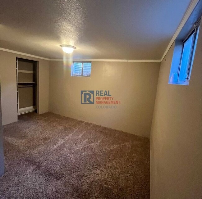 Building Photo - 2013 W Lake St