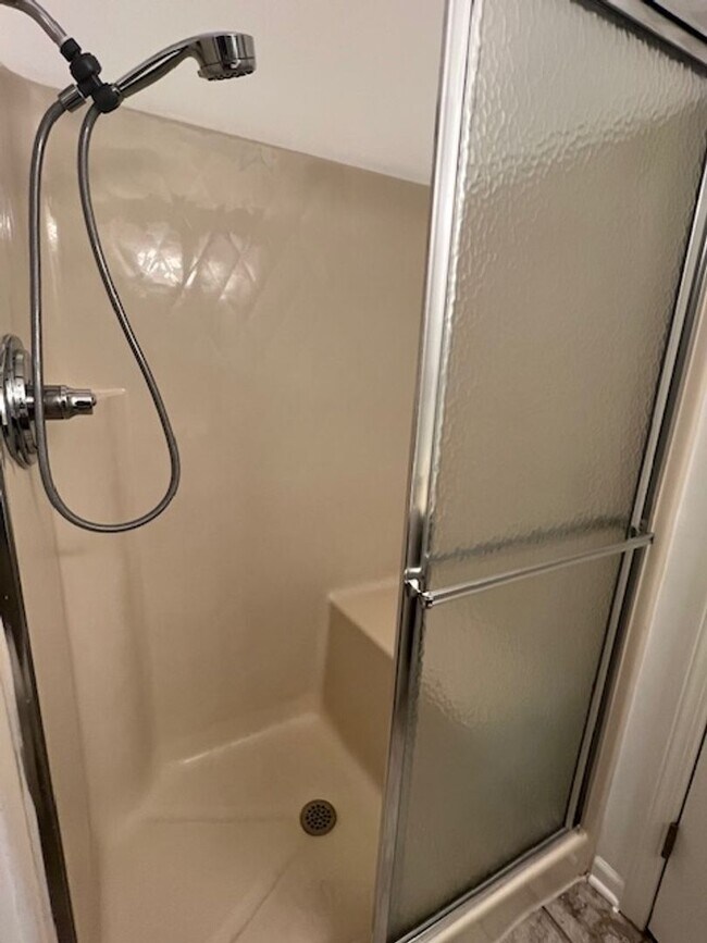 Building Photo - 4318 Belleview Ave