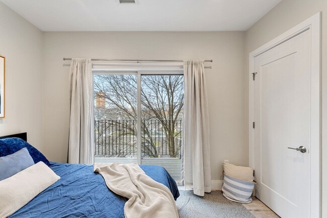 Building Photo - 1457 Tremont St