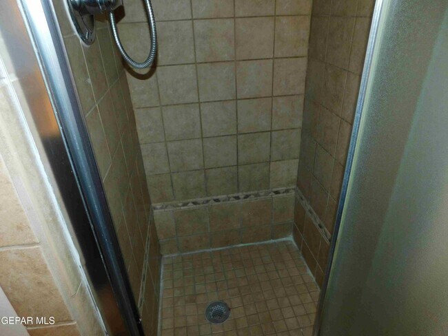 Building Photo - 225 3 Rivers Dr