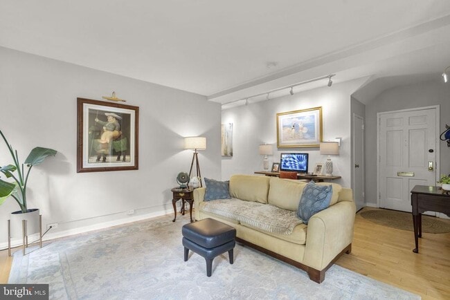 Building Photo - 3408 Martha Custis Dr