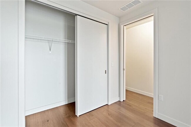 Building Photo - 44 East Ave