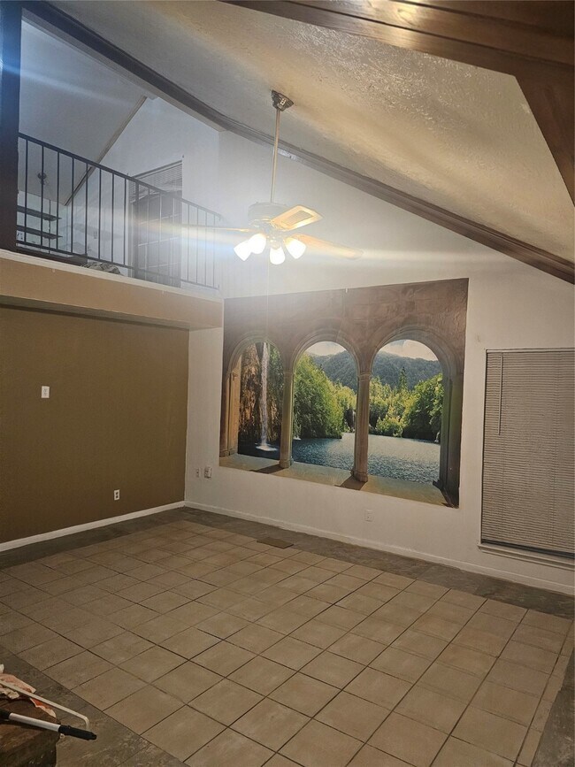 Building Photo - 4011 Alshire Dr