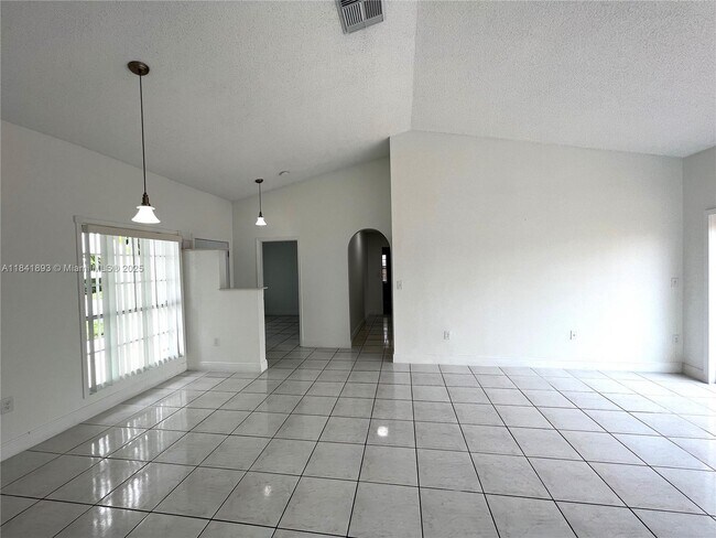 Building Photo - 11341 SW 63rd Terrace