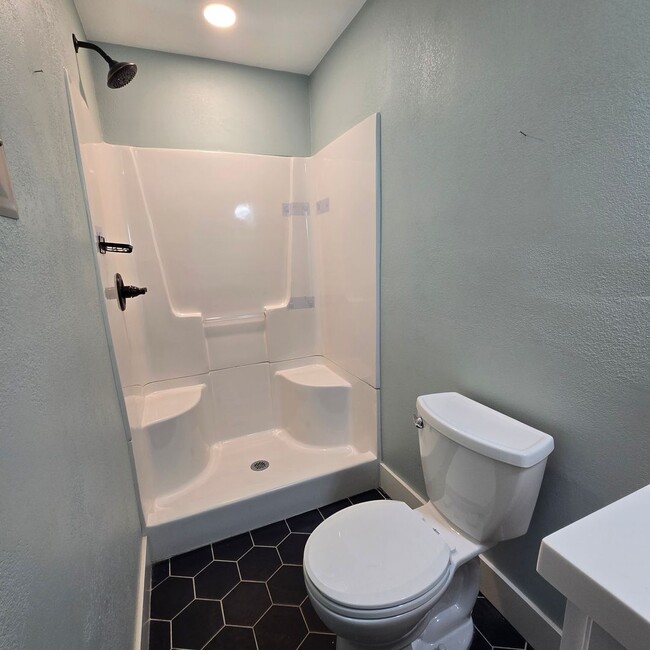 Building Photo - 551 E Boswell St