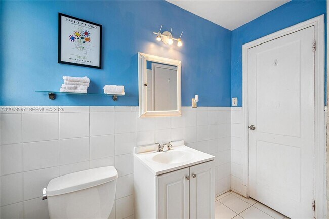 Building Photo - 39 Sidonia Ave