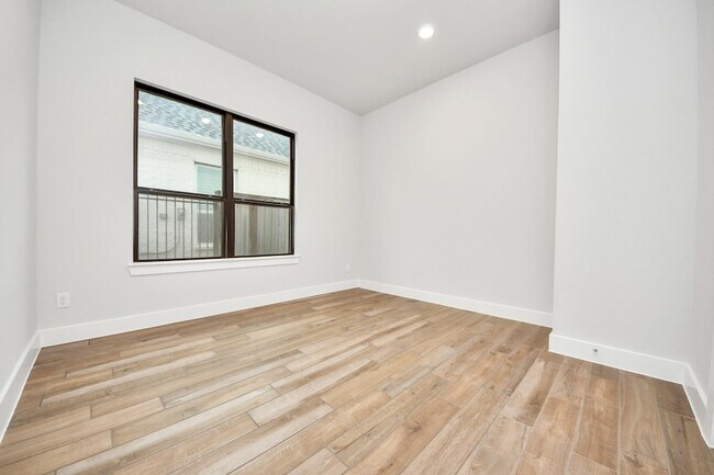 Building Photo - 26907 Southwick Vly Ln