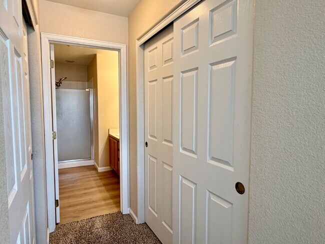 Building Photo - Lakeside 3 Bed/2.5 Bath Townhome in Gateway Community! Quiet, Scenic Living in The Heart Of Denver!
