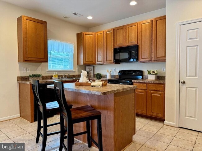 Building Photo - 3788 Bedford Dr
