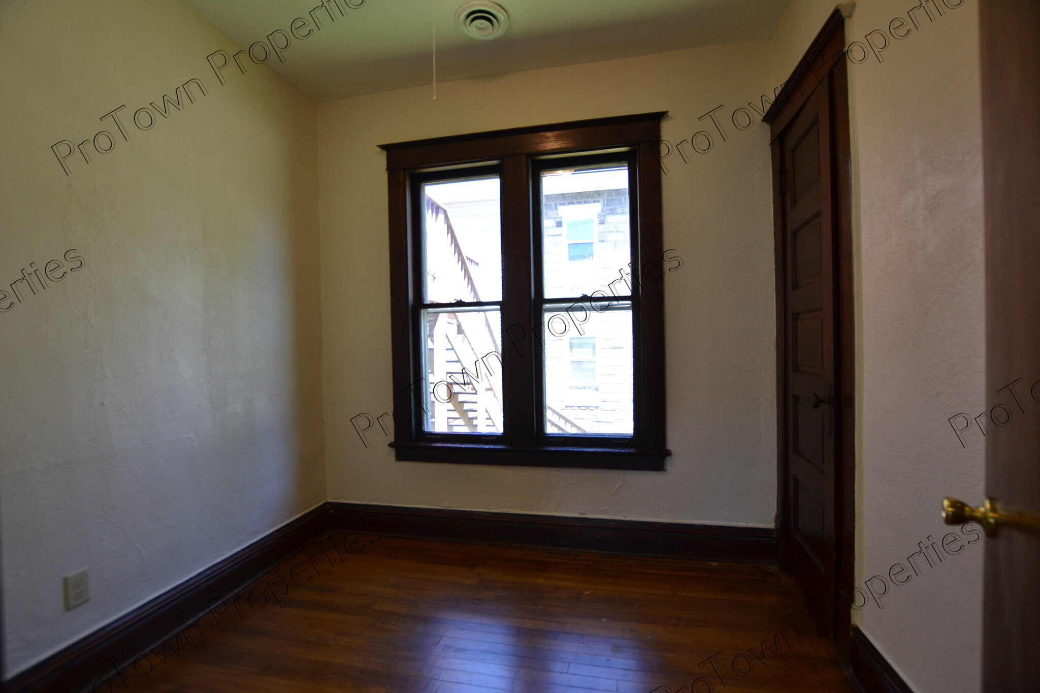 Building Photo - 835 N Broadway St