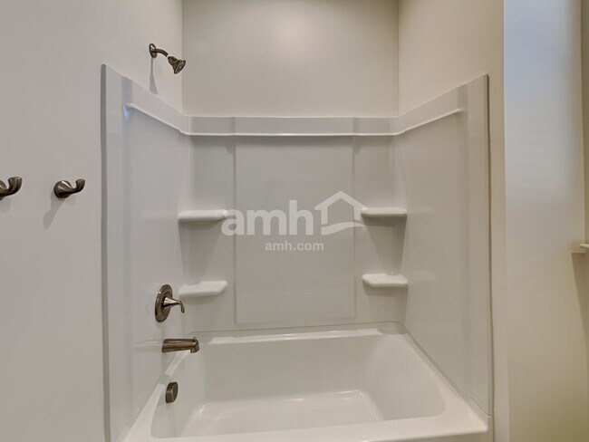 Building Photo - 602 Rivermist Dr