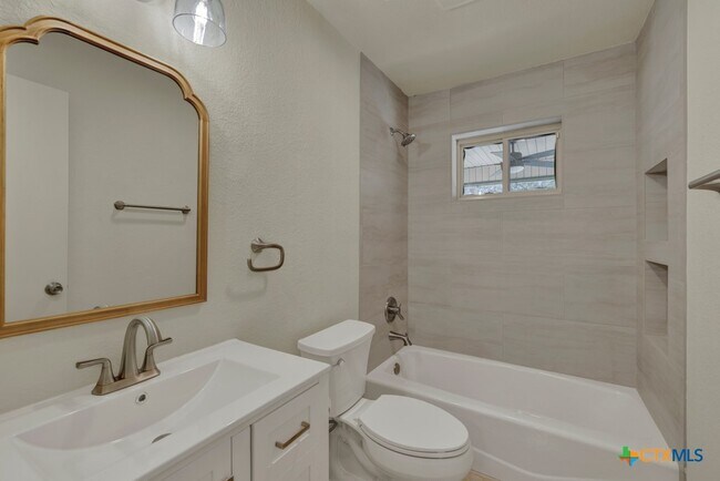 Building Photo - 1260 Flaming Oak Dr