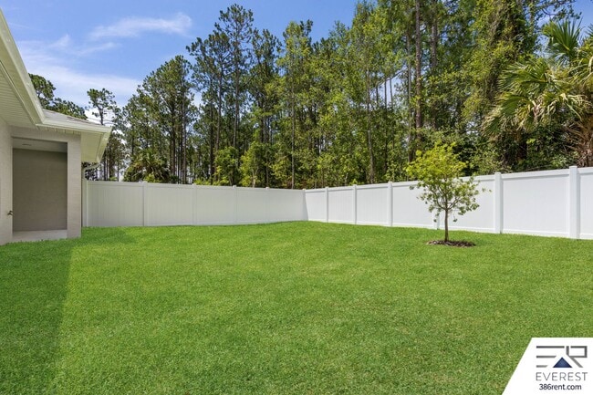 Building Photo - Brand New, fully fenced on a quiet cul-de-sac