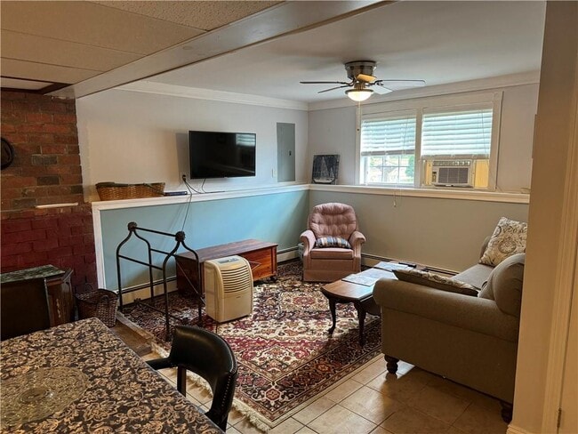 Building Photo - 57 Sheila Dr