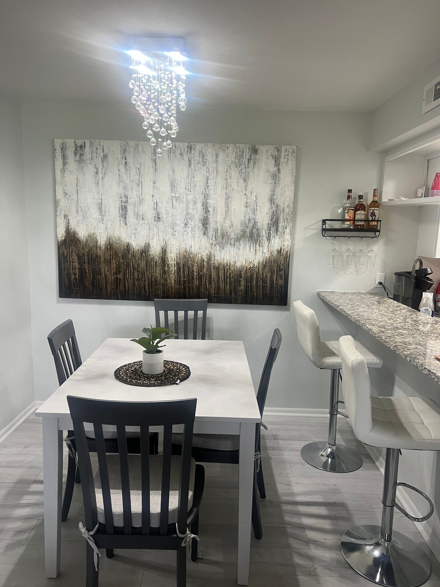 Building Photo - 3215 Beneva Rd