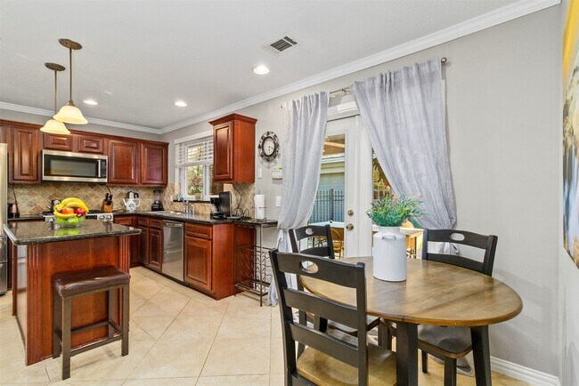 Building Photo - 111 S Village Knoll Cir