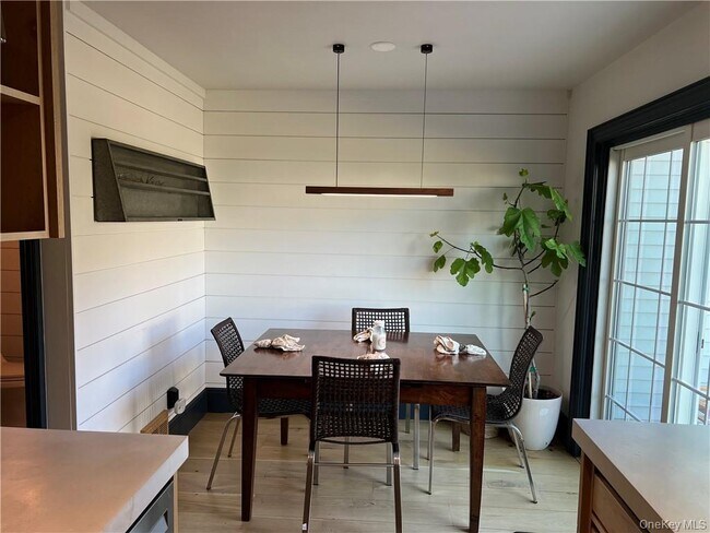 Building Photo - 255 Homestead Village Dr