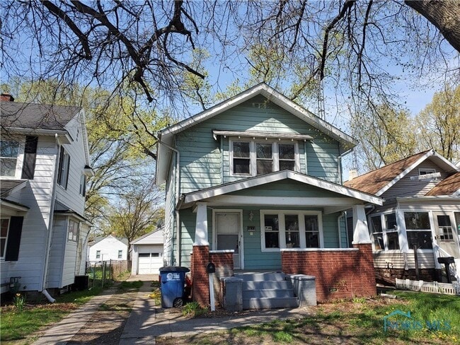 Building Photo - 3633 Almeda Dr