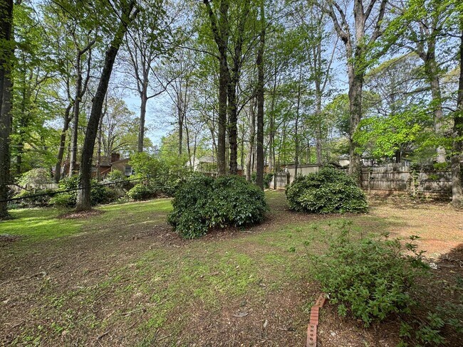 Building Photo - $2,195/month | 4 Bed | 2.5 Bath | 2,046 Sq Ft