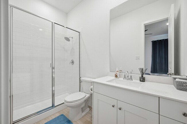 Building Photo - 31051 Sun Vly Dr