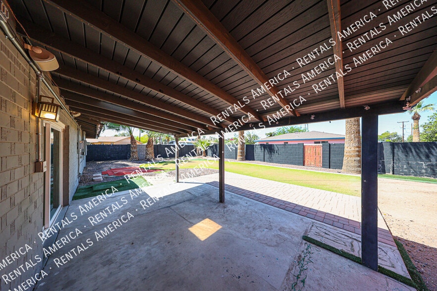 Building Photo - 7502 E Minnezona Ave