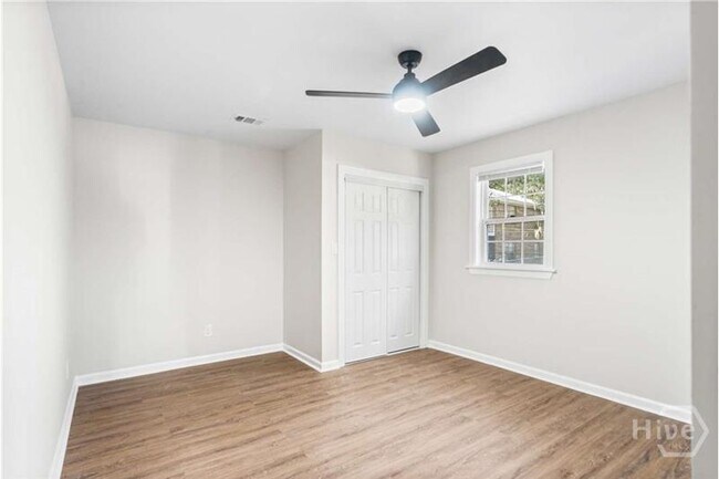 Building Photo - 2157 California Ave