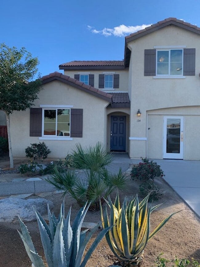 Primary Photo - Charming House featuring 4 beds/3 baths Av...