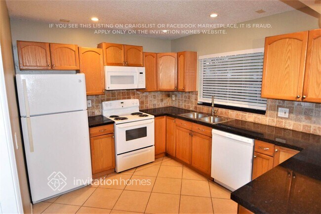 Building Photo - 1310 SW 83rd Ave