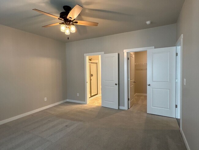 Building Photo - Beautiful 3 Bed 2 Bath Home in Shelbyville