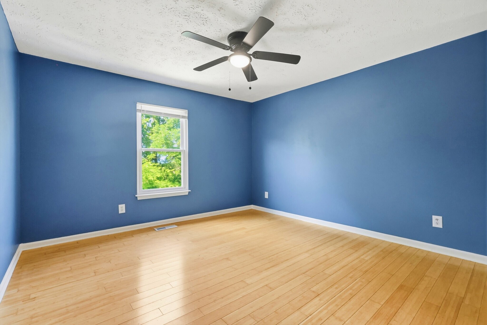 Building Photo - 388 Huntington Ridge Dr