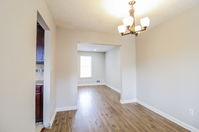 Building Photo - 110 Lupine Ct