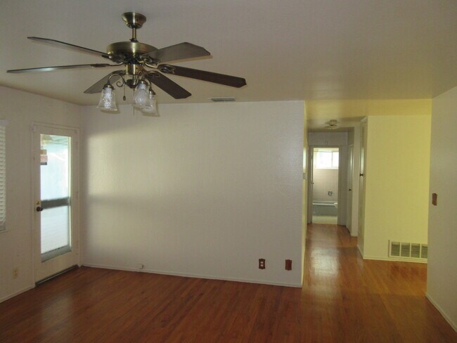 Building Photo - Comfortable  Foothill Farms Home near schools, parks, theatre, and Hwy 80.