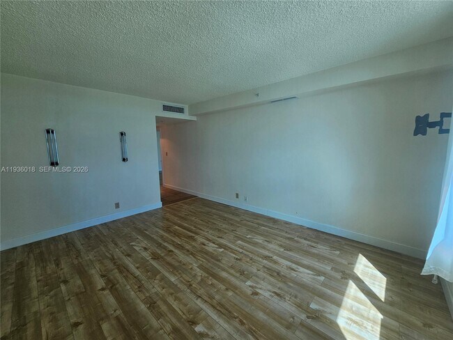 Building Photo - 2501 S Ocean Dr