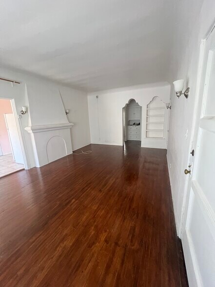 Building Photo - 621 N Coronado St