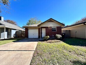 Building Photo - Bright and Comfortable 3BR/2BA Home with Garage & Backyard