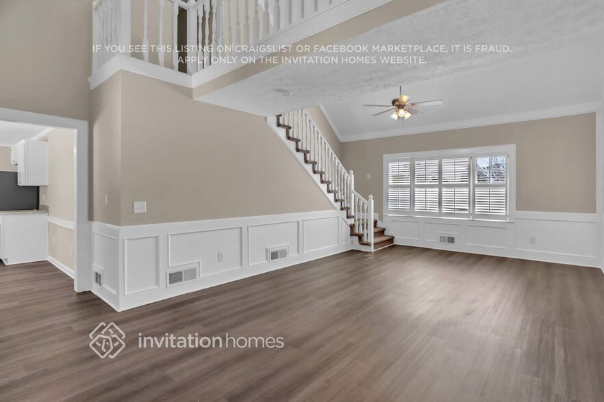 Building Photo - 4011 Colonial Dr SW