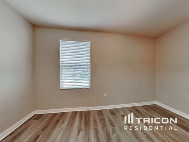 Building Photo - 10111 Mangrove Well Rd