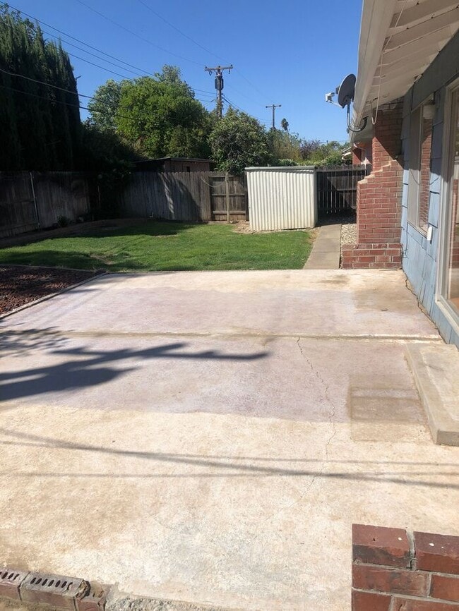 Building Photo - 3 bed 2 bath home for rent in SkyPark area...