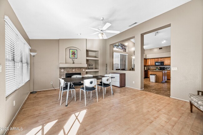 Building Photo - 3471 W Ross Dr