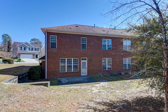 Building Photo - 3 Bedroom 2.5 bath low maintenance living for rent!