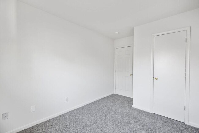 Building Photo - 307 Ellery Ct