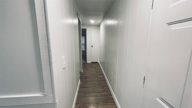 Building Photo - 21615 Erika Ct