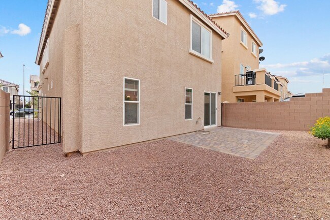 Building Photo - Stunning 4 Bedroom Home in South Las Vegas Area