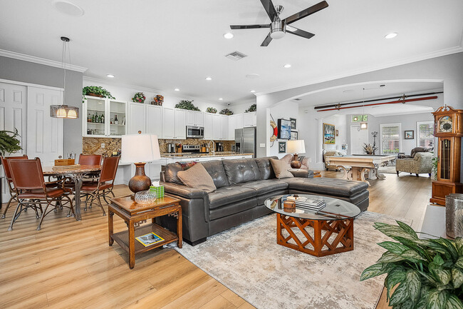 Building Photo - 4642 SW Hammock Creek Dr
