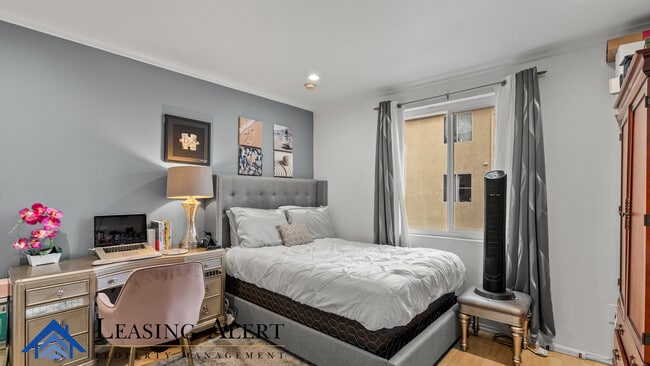 Building Photo - 24115 Evans Ave